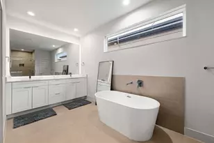 5722 Rucio Ln, Houston, TX 77092 - Photo 15