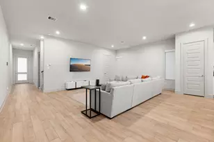 5722 Rucio Ln, Houston, TX 77092 - Photo 11