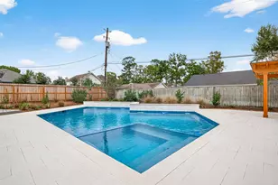 426 W Gaywood Dr, Houston, TX 77079 - Photo 35