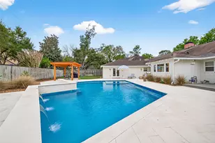 426 W Gaywood Dr, Houston, TX 77079 - Photo 39