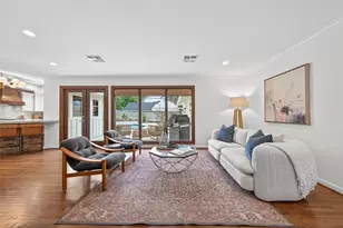 426 W Gaywood Dr, Houston, TX 77079 - Photo 3