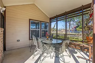 5219 Farmer St, Houston, TX 77020 - Photo 9