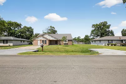 206 Staples Drive, Baytown, TX 77523 - Photo 3