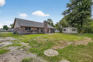 206 Staples Dr, Baytown, TX 77523 - Photo 29