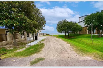 118 4th Street, Dickinson, TX 77539 - Photo 5