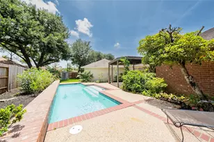 9107 Pine Stream Ct, Houston, TX 77083 - Photo 5