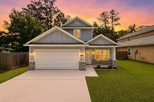 719 Cherokee Dr, Montgomery, TX 77316 - Photo 1