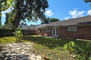 11027 Caribbean Ln, Houston, TX 77089 - Photo 33