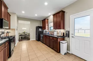 512 Forest Village Cir, La Marque, TX 77568 - Photo 15