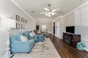512 Forest Village Cir, La Marque, TX 77568 - Photo 3