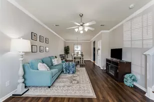 512 Forest Village Cir, La Marque, TX 77568 - Photo 5