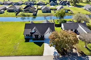 237 Crestview Dr, West Columbia, TX 77486 - Photo 3