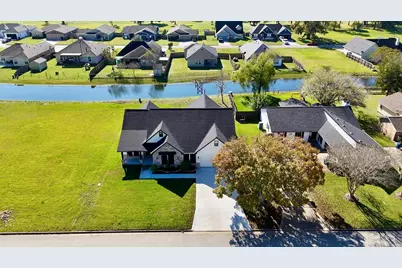 237 Crestview Drive, West Columbia, TX 77486 - Photo 3