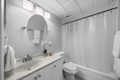 3600 Montrose Boulevard #304, Houston, TX 77006 - Photo 13