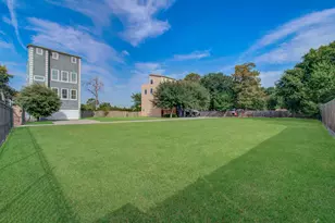 408 Eichwurzel Ln, Houston, TX 77009 - Photo 3