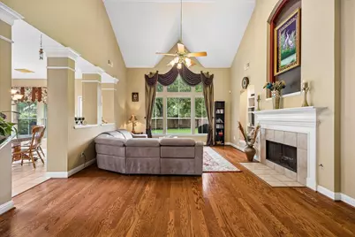 5410 Drakeview Court, Sugar Land, TX 77479 - Photo 9