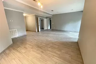 8318 Hot Springs Dr, Houston, TX 77095 - Photo 11