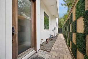 1208 Welch St, Houston, TX 77006 - Photo 13