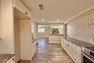 4825 Cleveland Ave, Groves, TX 77619 - Photo 13