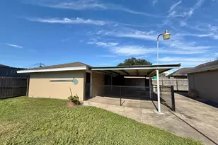 4825 Cleveland Ave, Groves, TX 77619 - Photo 31