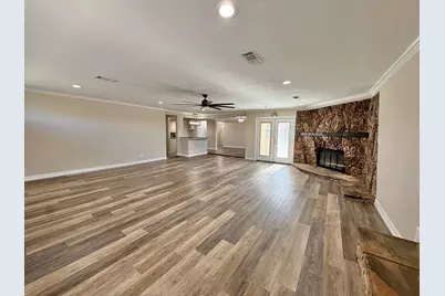 4825 Cleveland Avenue, Groves, TX 77619 - Photo 3