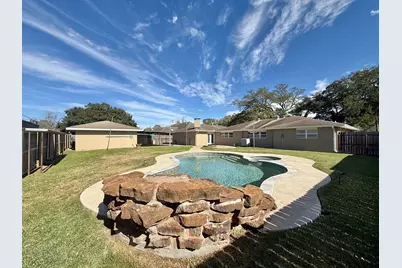 4825 Cleveland Avenue, Groves, TX 77619 - Photo 29
