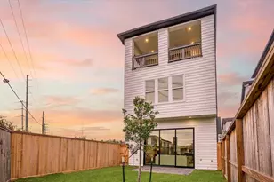1006 Golden Nectar, Houston, TX 77008 - Photo 5