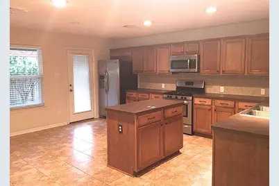 174 Fairwind Trail Drive, The Woodlands, TX 77385 - Photo 5