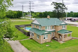 2222 N Main St, Highlands, TX 77562 - Photo 13