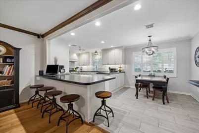 14318 Chadbourne Drive, Houston, TX 77079 - Photo 9