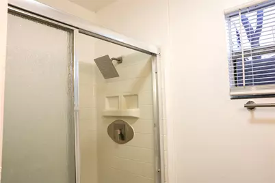 10 Jenkins Street, Houston, TX 77003 - Photo 9