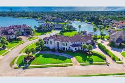 1303 Lakeway Drive, Seabrook, TX 77586 - Photo 1