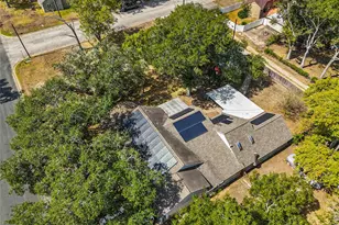 106 W Watt St, El Campo, TX 77437 - Photo 3