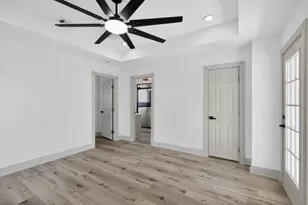 1086 S Hood St, Alvin, TX 77511 - Photo 19