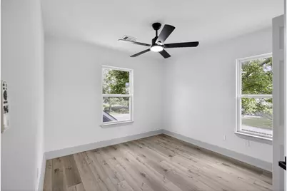 1086 S Hood Street, Alvin, TX 77511 - Photo 25