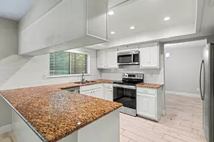 34 E Wandering Oak Dr, The Woodlands, TX 77381 - Photo 7