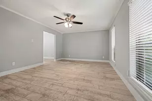 34 E Wandering Oak Dr, The Woodlands, TX 77381 - Photo 11
