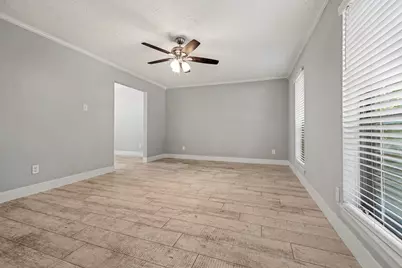 34 E Wandering Oak Drive, The Woodlands, TX 77381 - Photo 11
