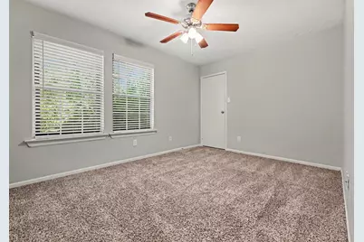 34 E Wandering Oak Drive, The Woodlands, TX 77381 - Photo 15