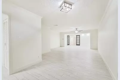 2505 Watertown Mall #86, Houston, TX 77057 - Photo 17