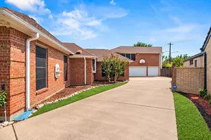 8115 Meadow Crest St, Houston, TX 77071 - Photo 3