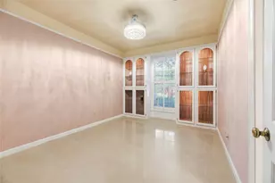 8115 Meadow Crest St, Houston, TX 77071 - Photo 17