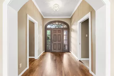 8115 Meadow Crest Street, Houston, TX 77071 - Photo 7