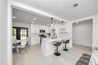 9610 Westview Drive, Houston, TX 77055 - Photo 7