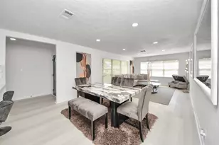 9610 Westview Dr, Houston, TX 77055 - Photo 17