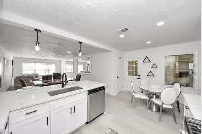 9610 Westview Drive, Houston, TX 77055 - Photo 23
