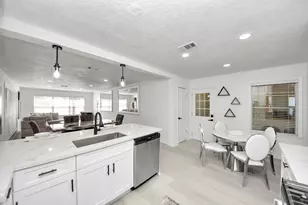 9610 Westview Dr, Houston, TX 77055 - Photo 23