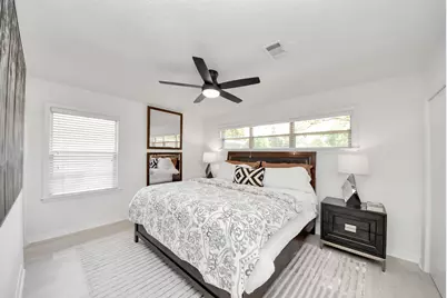 9610 Westview Drive, Houston, TX 77055 - Photo 11