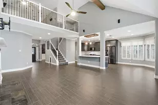 3130 Red Maple Dr, Friendswood, TX 77546 - Photo 5