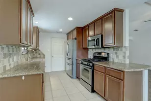 5827 Farwell Dr, Houston, TX 77035 - Photo 9
